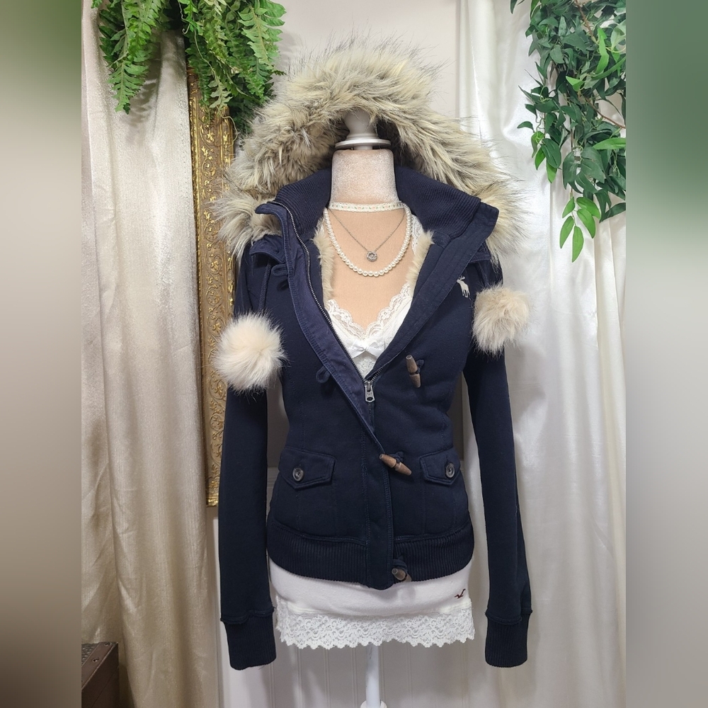 ♡ Y2K ♡ Abercrombie & Fitch Navy Hooded Toggle Pompom Jacket with Faux-Fur Trim - Picture 3 of 12